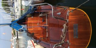 Desenzano: FASCINO A VELA OVER 40 <br>restaurato il Raffaella di Santarelli Desenzano: FASCINO A VELA OVER 40 <br>restaurato il Raffaella di Santarelli