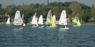 Desenzano del Garda (Bs) – COPPA DI FINE ESTATE E COPPA GIOVANI IN DERIVA 2012