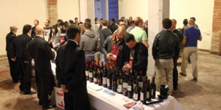 Valtenesi – Profumi di mosto boom di presenze per il nuovo Valtènesi Doc Valtenesi – Profumi di mosto boom di presenze per il nuovo Valtènesi Doc