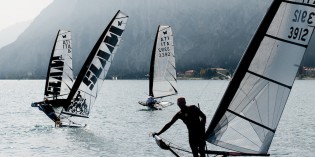 Campione del Garda (Bs): A Stefano Rizzi la Moth Euro-Cup 2013 Campione del Garda (Bs): A Stefano Rizzi la Moth Euro-Cup 2013