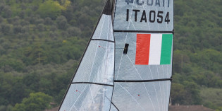 SUL GARDA UN GRANDE TRICOLORE DELLA VELA ACCESSIBILE