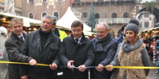 VERONA: INAUGURATA LA NONA EDIZIONE DEI MERCATINI DI NATALE