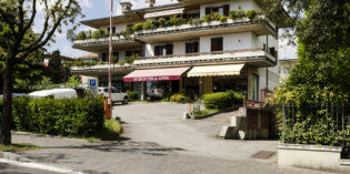 “Sfusi di Vini & Affini” a Desenzano SFUSI di vini: Qualità in degustazione e vendita “Sfusi di Vini & Affini” a Desenzano SFUSI di vini: Qualità in degustazione e vendita
