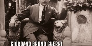 Giordano Bruno Guerri premiato al Salone del Libro Giordano Bruno Guerri premiato al Salone del Libro