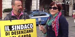 Alessandro Gandolfi protesta per le licenze di taxi boat a Desenzano