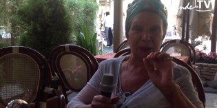 Dipende TV intervista Lidia Pagiaro titolare del Caffè Grande Italia di Sirmione, riconosciuto locale storico italiano