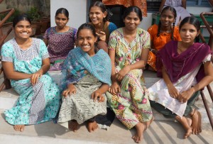 Ragazze-con-disabilita-laboratorio-Kolours