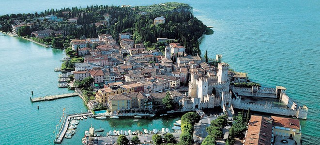 Vista-aerea-di-Sirmione