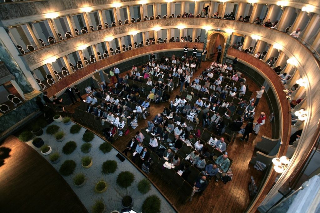 01 International Meeting - Teatro Sociale (C)LeonardoTagliabue