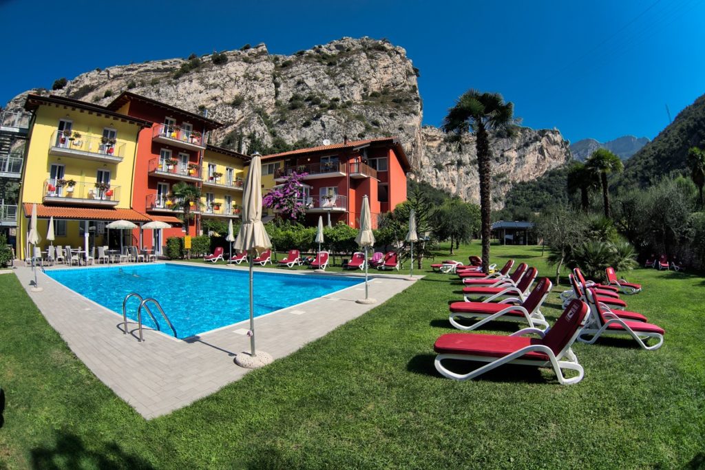 pool-garten-aktivhotel