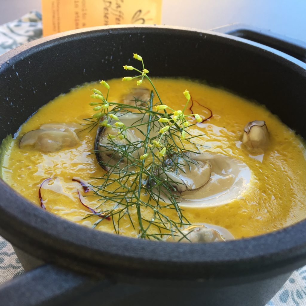 Zuppa cavolfiore vongole e zafferano di Desenzano