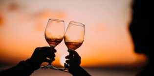 San Valentino, i wine-lovers brindano con il nuovo Valtènesi Chiaretto